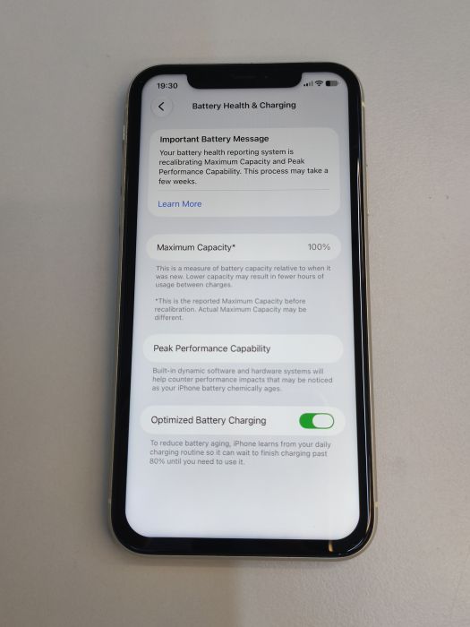 iPhone 11 · 8/9