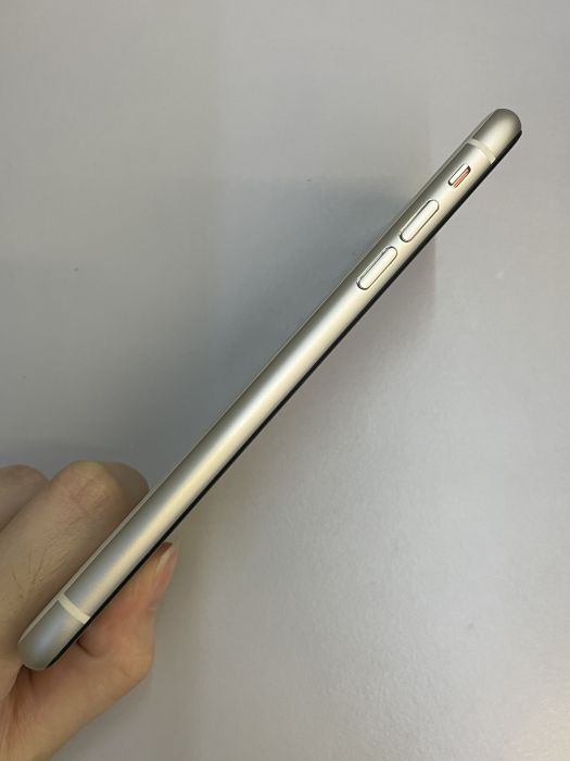 iPhone 11 · 2/9