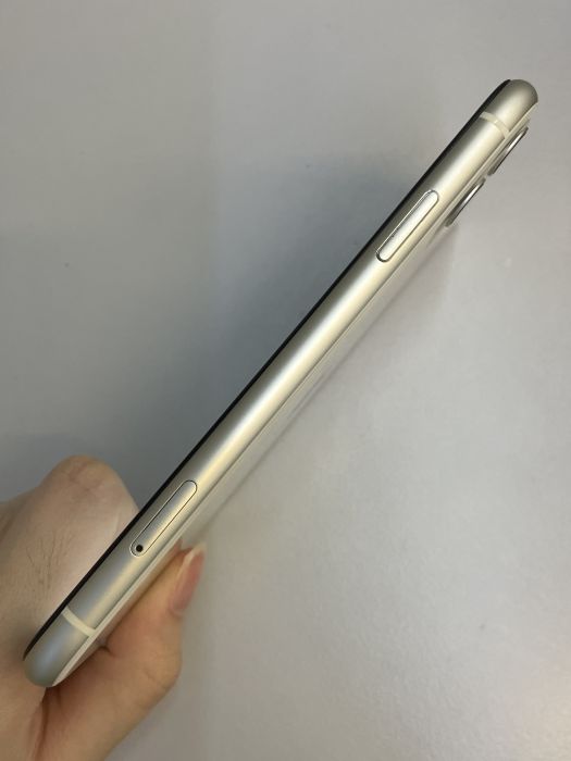 iPhone 11 · 3/9