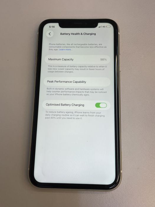 iPhone 11 · 8/9