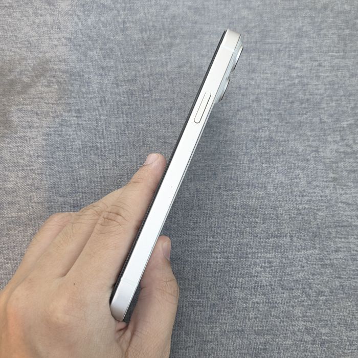 iPhone 14 Plus · 3/6