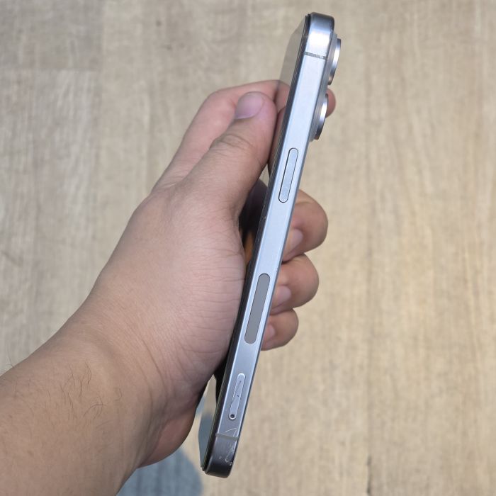 iPhone 15 Pro Max · 3/6
