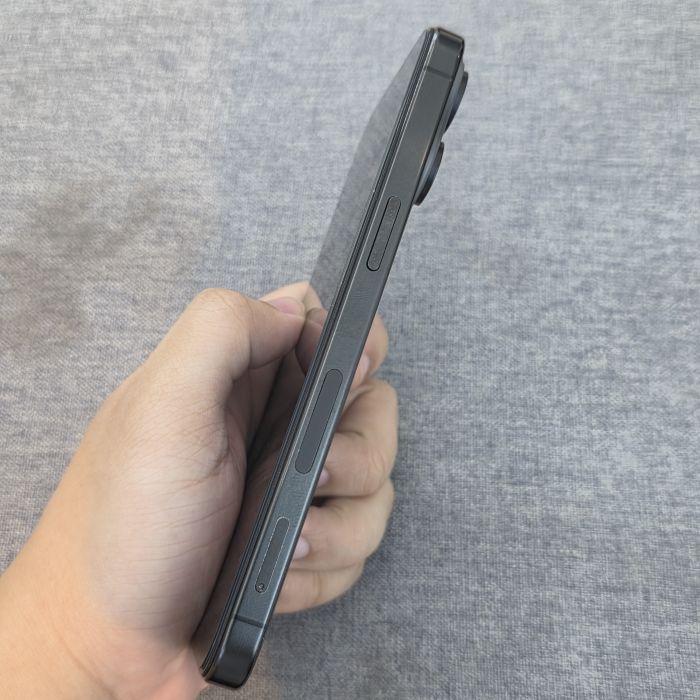 iPhone 15 Pro Max · 3/6