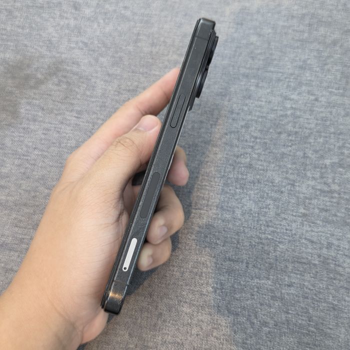 iPhone 15 Pro Max · 3/6