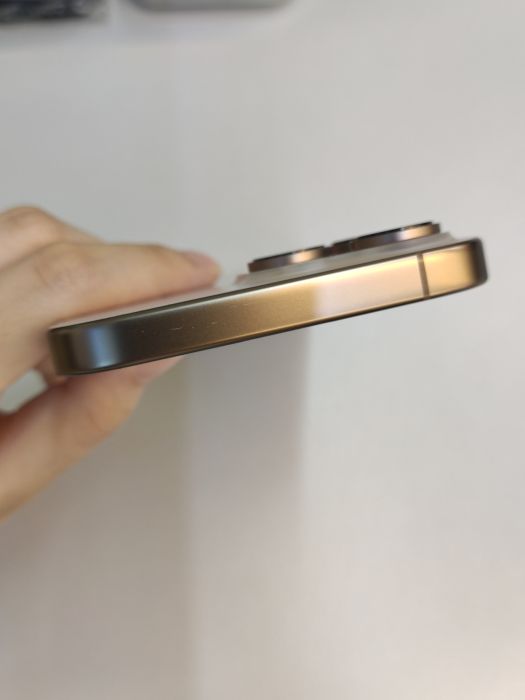 iPhone 16 Pro Max · 5/6