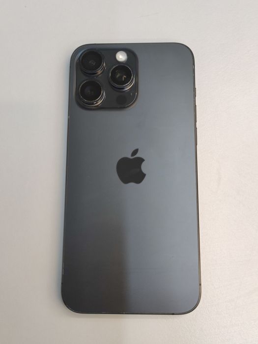 iPhone 15 Pro Max · 2/9