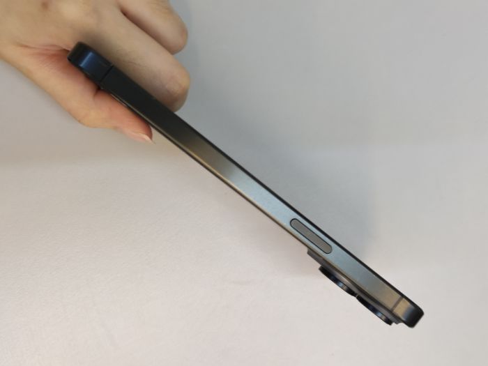 iPhone 15 Pro Max · 4/9