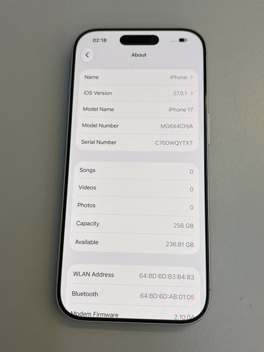 iPhone 17 · 8/9