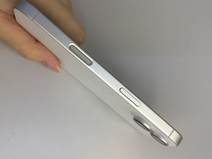iPhone 17 · 3/9