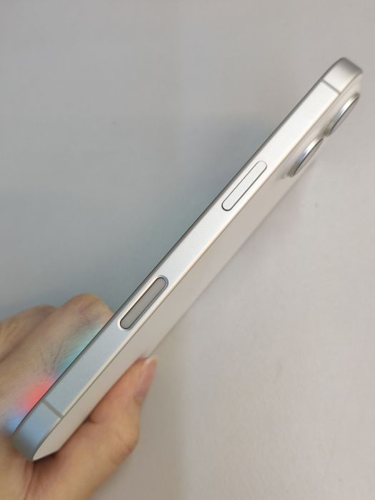 iPhone 17 · 3/9