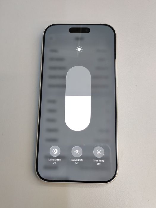 iPhone 17 · 6/9