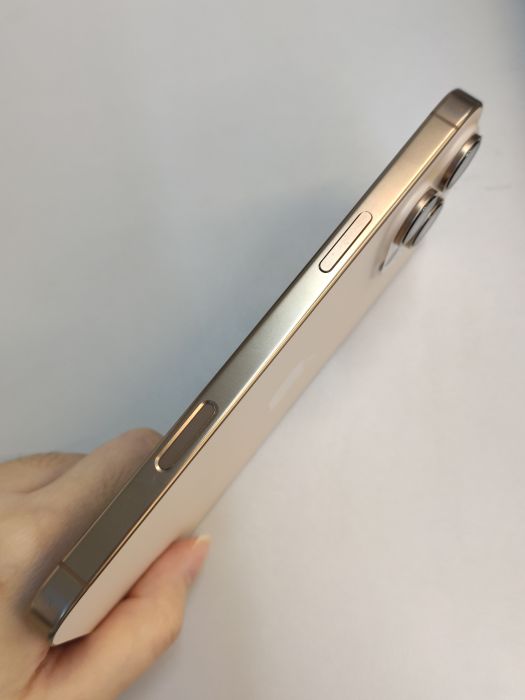 iPhone 16 Pro Max · 3/6