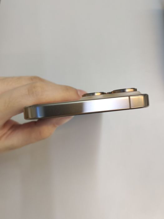 iPhone 16 Pro Max · 5/6