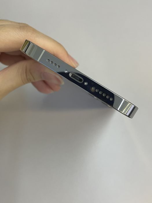 iPhone 13 Pro Max · 4/9
