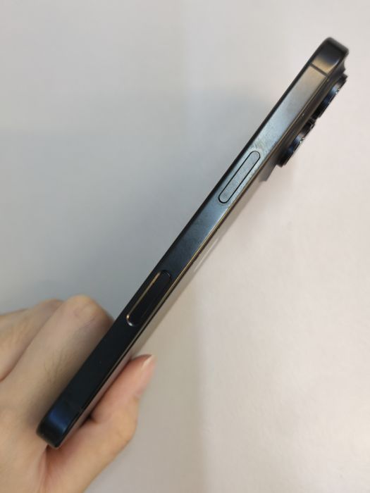 iPhone 16 Pro · 3/6