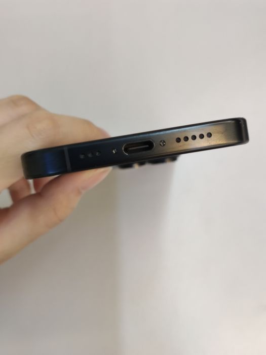 iPhone 16 Pro · 4/6