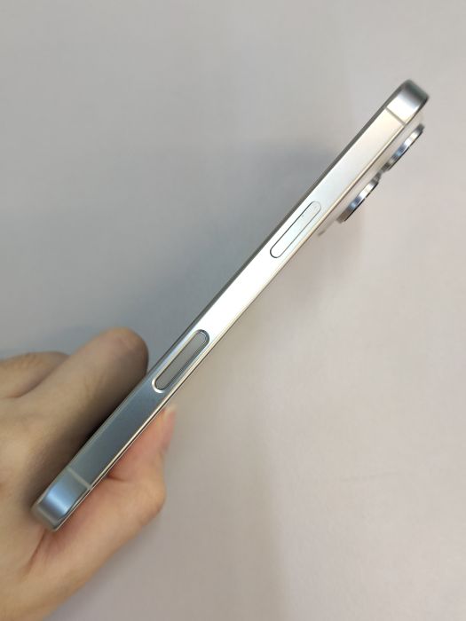 iPhone 16 Pro · 4/9