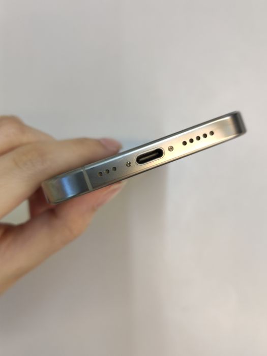 iPhone 16 Pro · 4/6