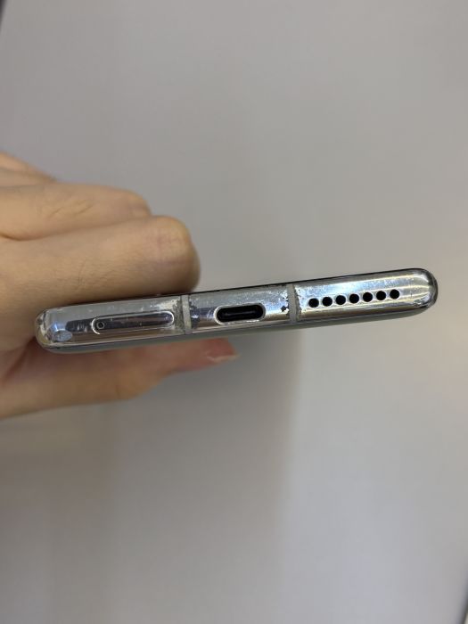 Huawei Mate 40 Pro · 4/7