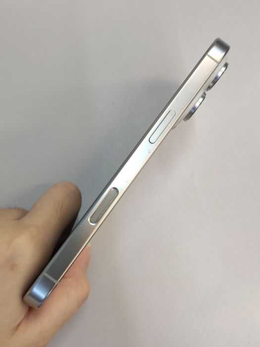 iPhone 16 Pro · 3/6