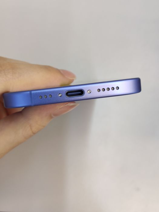 iPhone 16 · 4/6