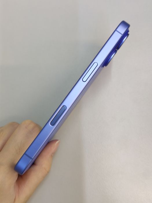 iPhone 16 · 3/6