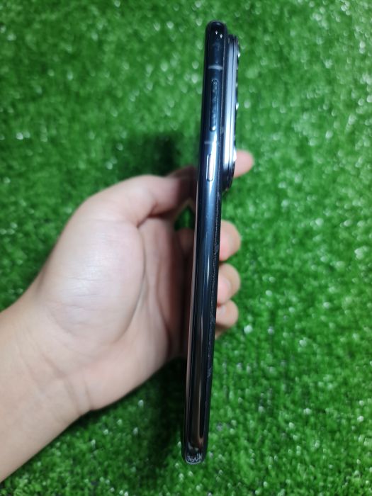 Huawei Pura 70 Ultra · 2/5