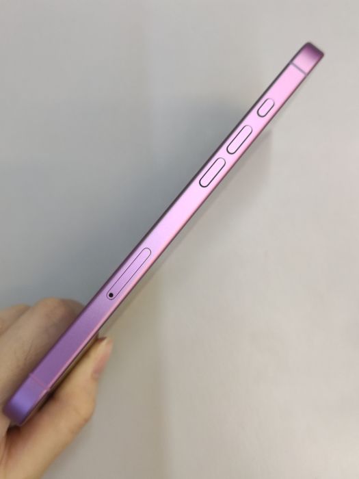 iPhone 16 Plus · 2/6