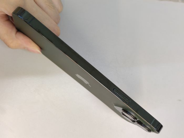 iPhone 13 Pro Max · 3/9