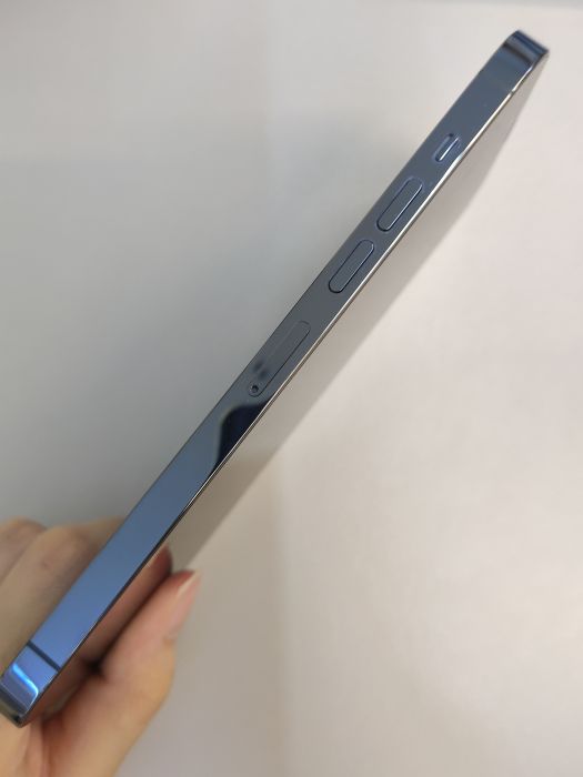 iPhone 13 Pro Max · 2/6