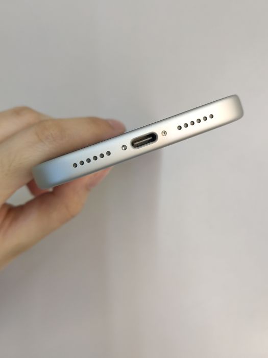 iPhone 17 Pro Max · 4/6