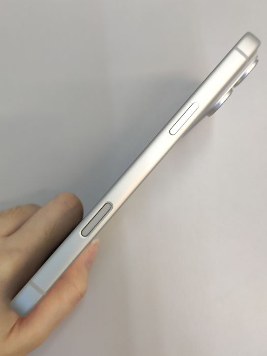 iPhone 17 Pro Max · 3/6