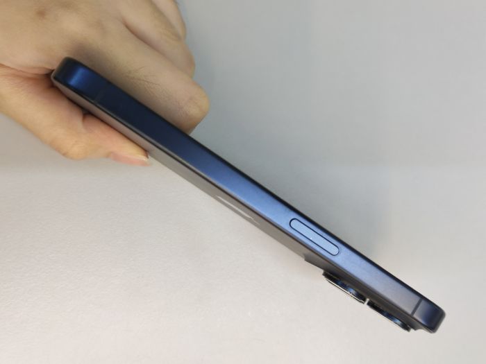 iPhone 15 Pro · 3/9
