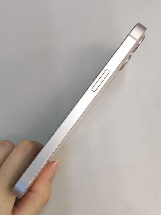 iPhone 13 · 3/6