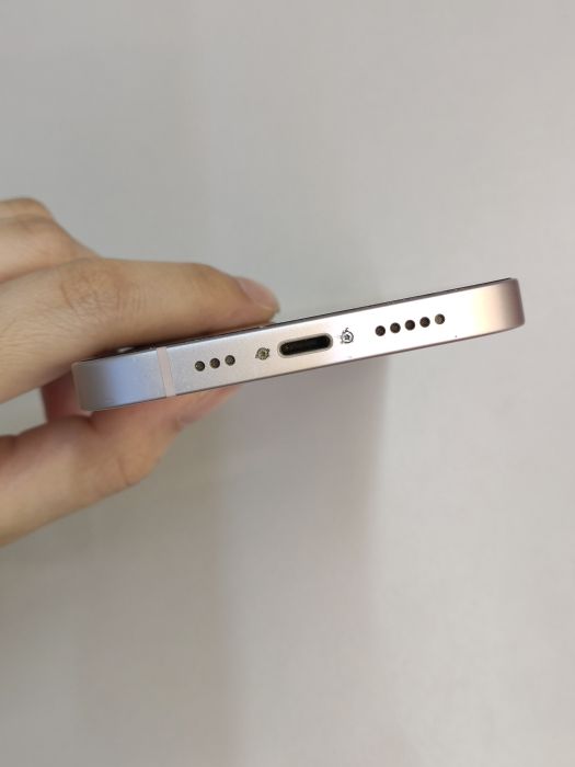 iPhone 13 · 4/6