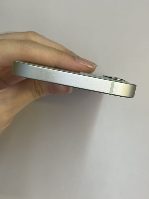 iPhone 12 · 4/9