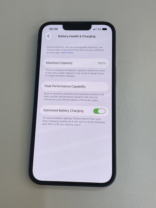 iPhone 13 · 8/9