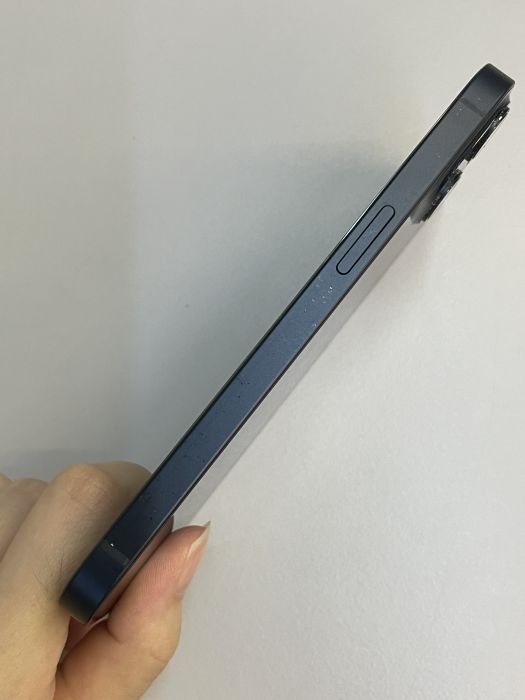 iPhone 13 · 3/9