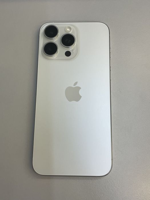 iPhone 15 Pro Max · 1/9