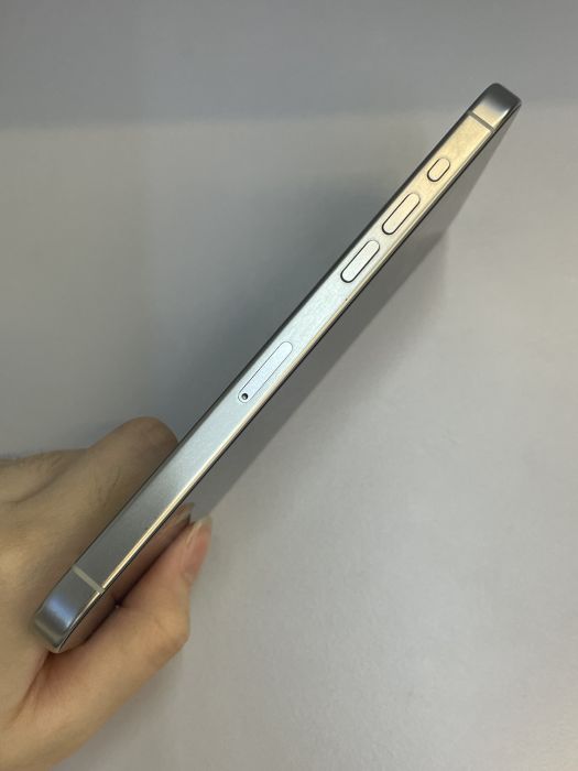 iPhone 15 Pro Max · 2/9