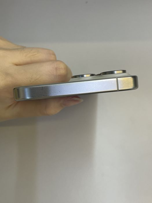 iPhone 15 Pro Max · 5/9