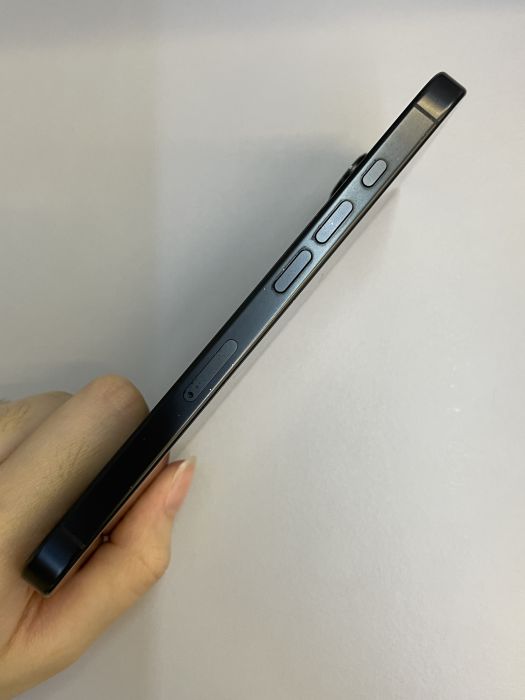 iPhone 16 Pro · 2/9
