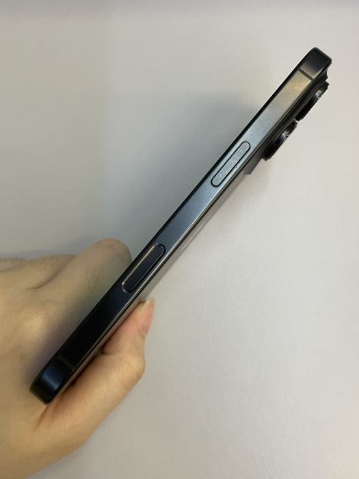 iPhone 16 Pro · 3/9