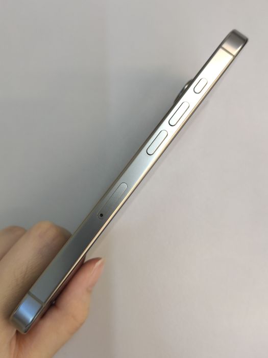 iPhone 16 Pro · 2/6