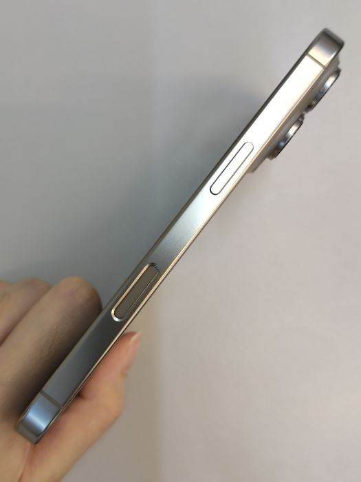 iPhone 16 Pro · 3/6