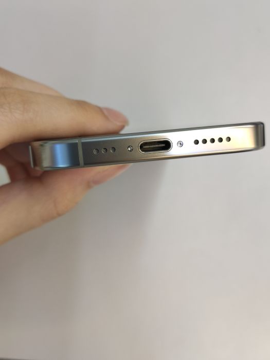 iPhone 16 Pro · 4/6