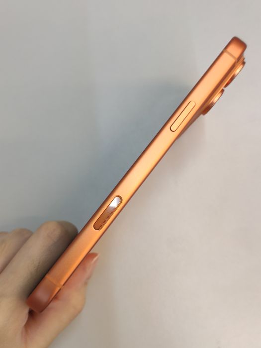 iPhone 17 Pro Max · 3/6