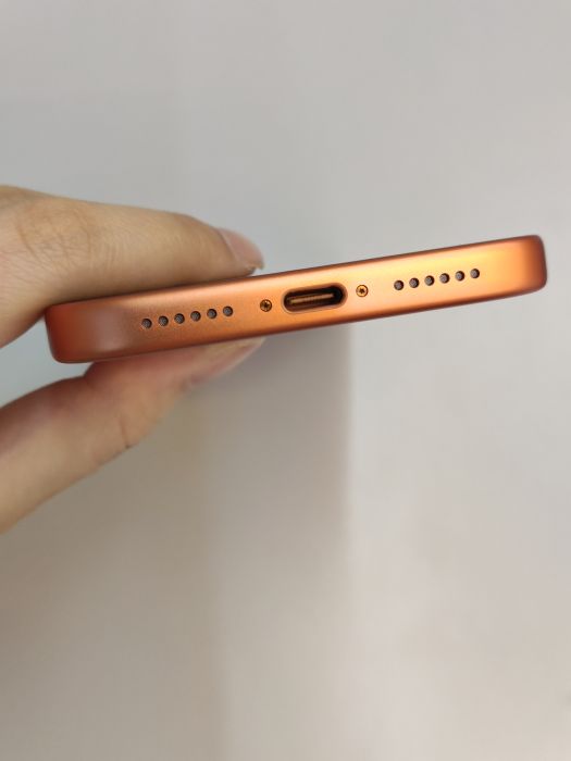 iPhone 17 Pro Max · 4/6