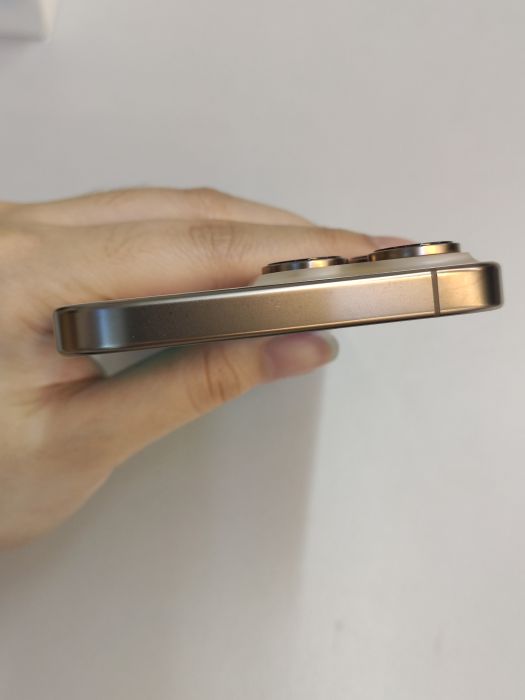 iPhone 16 Pro Max · 5/9