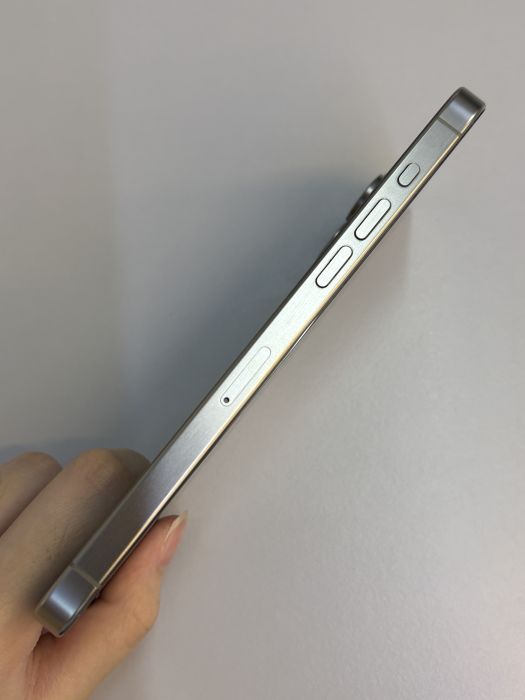 iPhone 15 Pro Max · 2/9